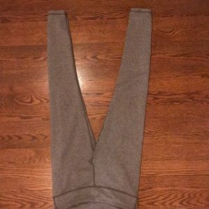 Ivviva(Lulu lemon kids)leggings. Kids size 12=2/4